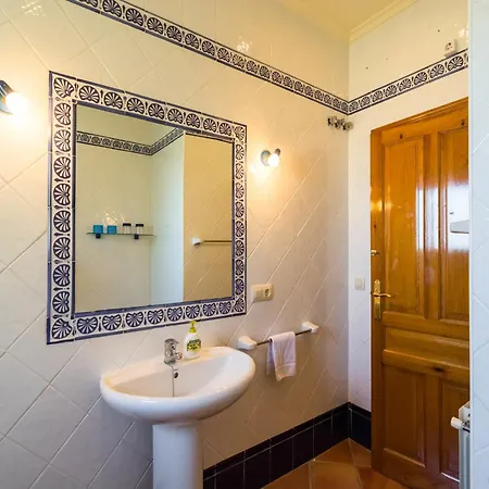 With Sea Breeze Charm Villa Cumbre del Sol